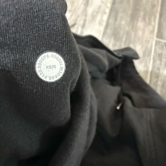 Lululemon Black Zip-Up Jacket – Size XS/S - Picture 5 of 6
